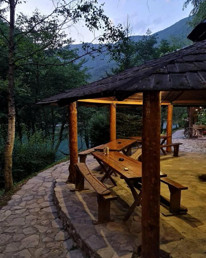 Hotel Rafting Camp Encijan à Foca Extérieur photo
