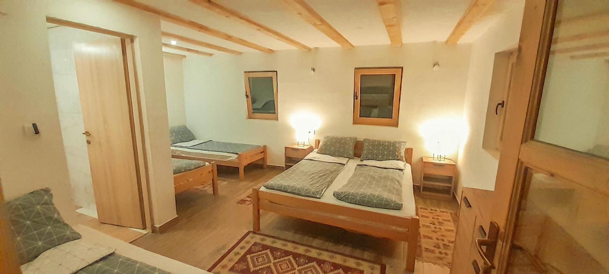 Hotel Rafting Camp Encijan à Foca Extérieur photo